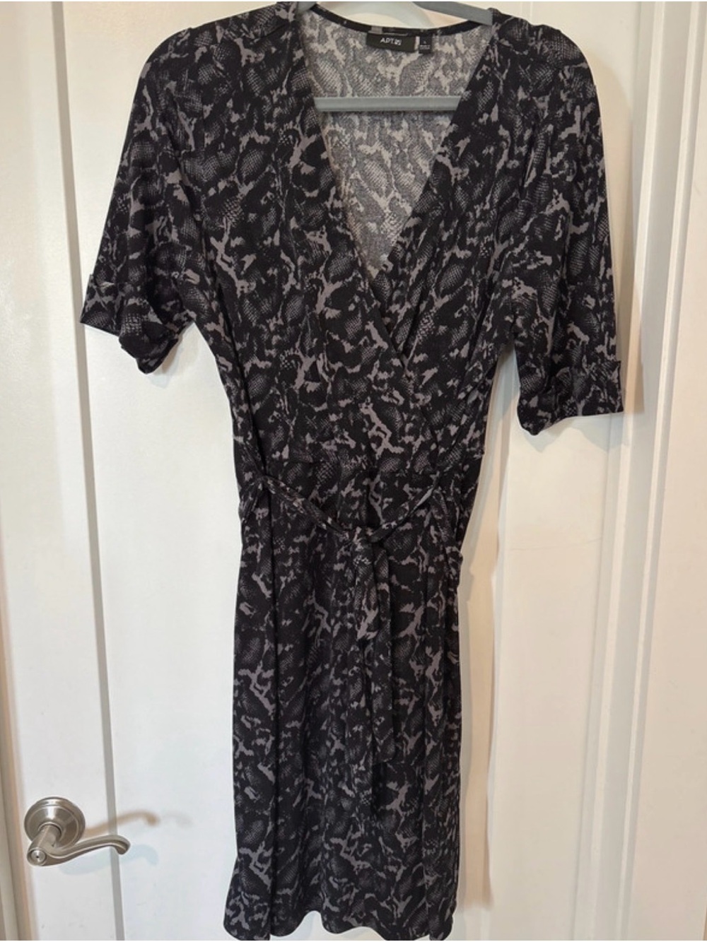 Apt. 9 Black & Gray Snake-Print Wrap Dress